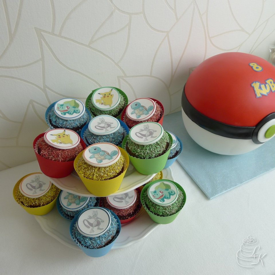 Pokeball set detail a