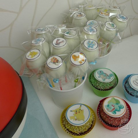 Pokeball set detail b